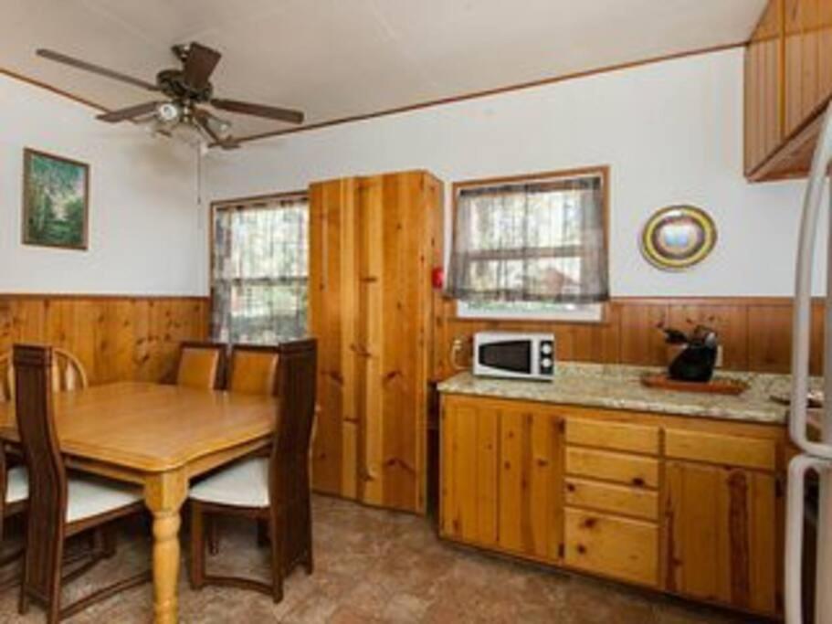 Green Cabin In Big Bear Lake 3 Bdr Pets Friendly Биг Беър Сити Екстериор снимка